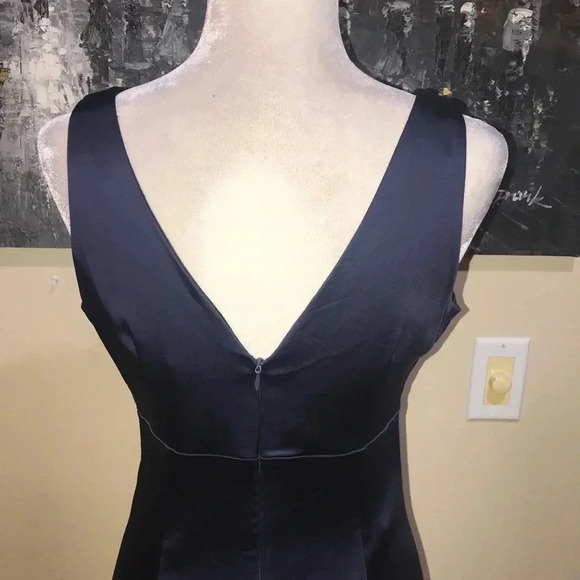 Calvin Klein Elegant Blue Satiny Deep V-Neckline Sleeveless Dress - Picture 8 of 10
